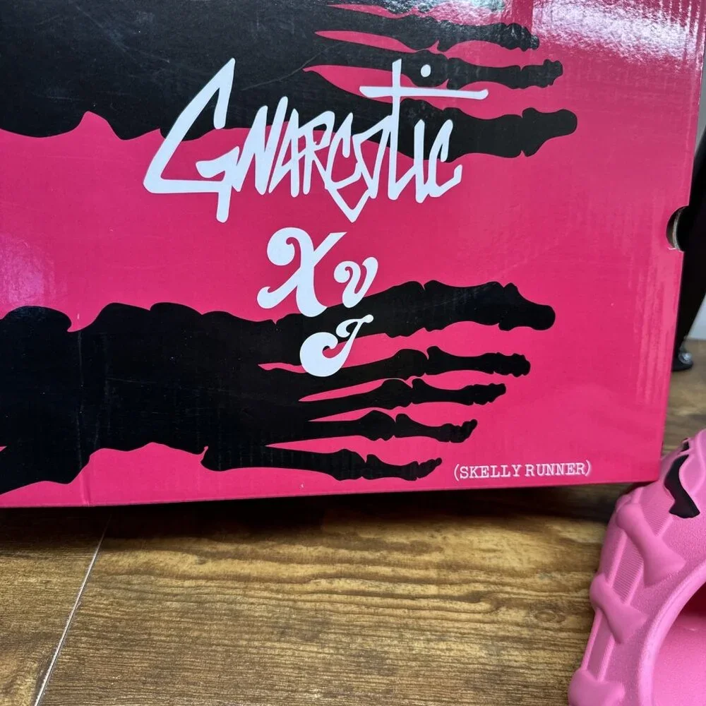 New‎ Gnarcotic Skelly Runners Pink Size 9 New With Box Shoes Slip On Rubber